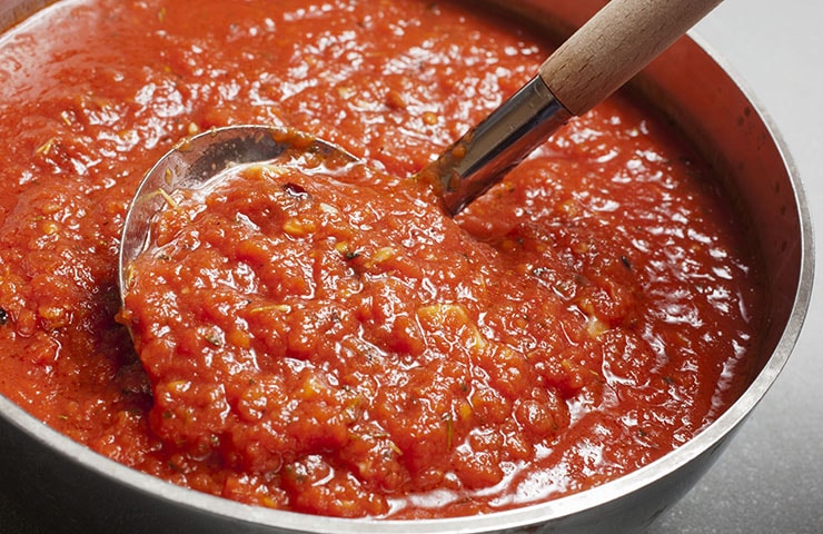 Traditional Tomato Pizza Sauce Recipe | Pizza Oven Reviews